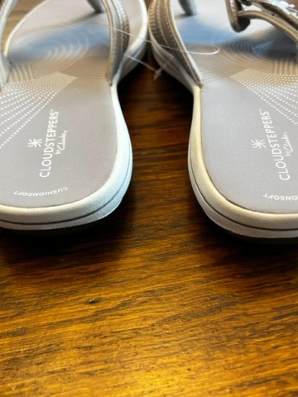 Women's New w/tags Clarks Cloudsteppers Sandals, Flip Flops, Lite Taupe, Size 10